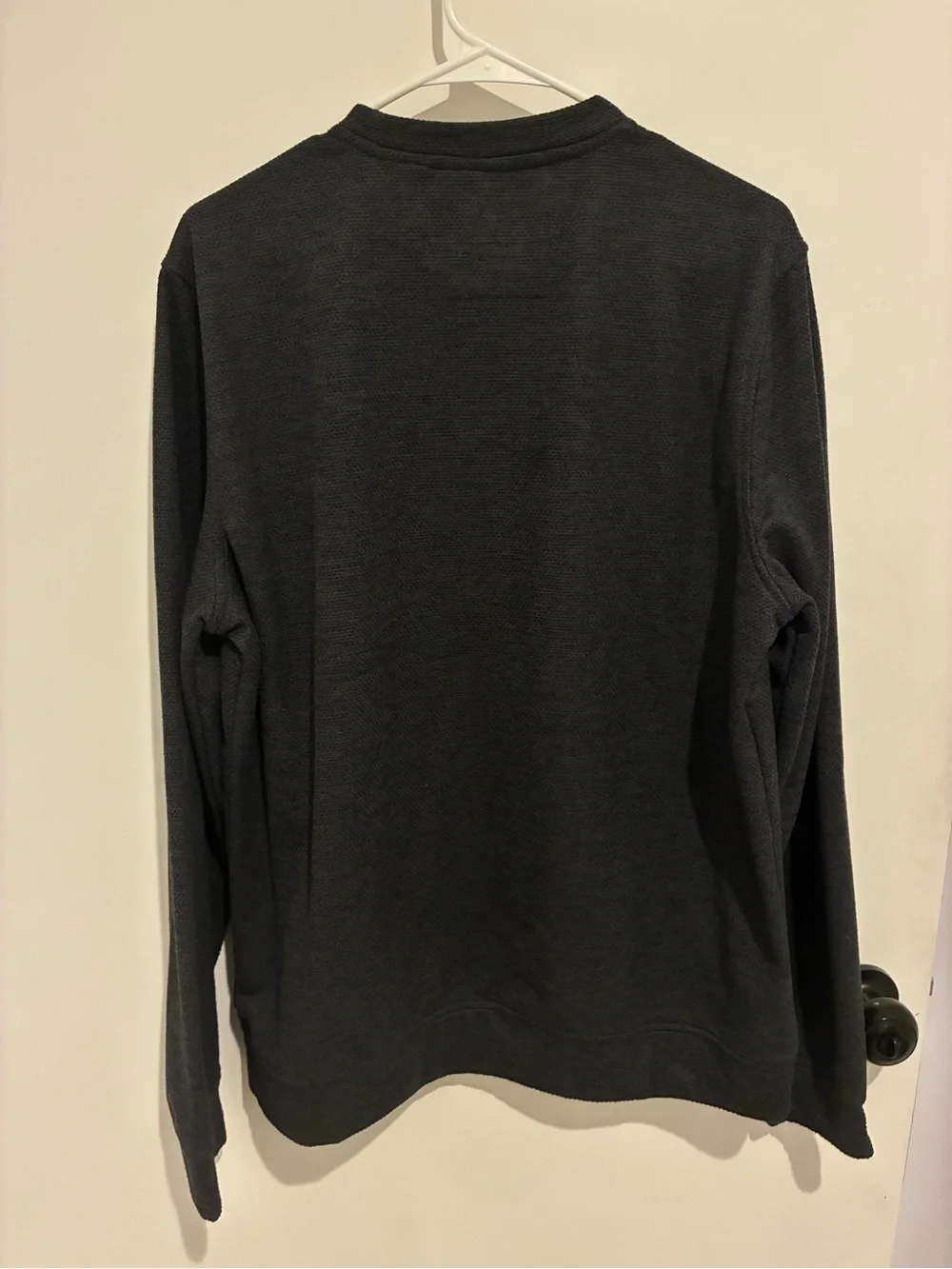 Gray crew neck sporty sweatshirt